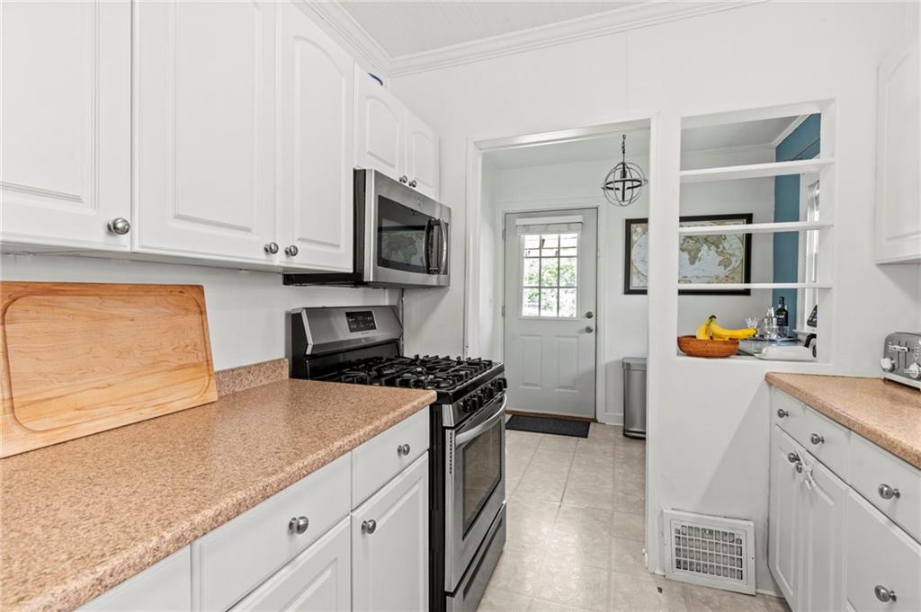 18 E 72nd Street