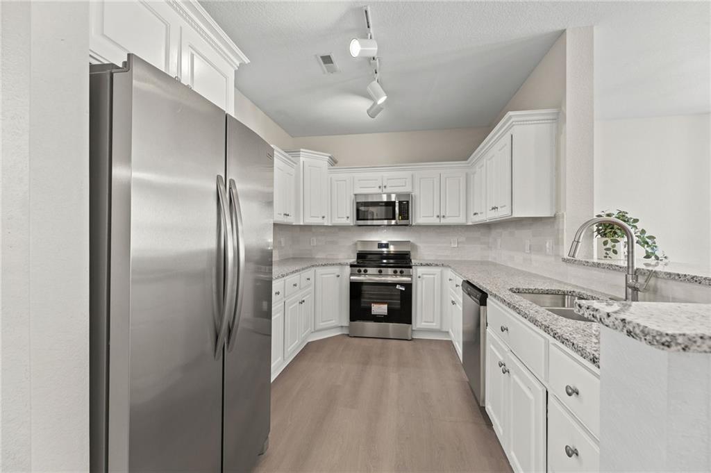 5245 Overland Drive Unit: C8