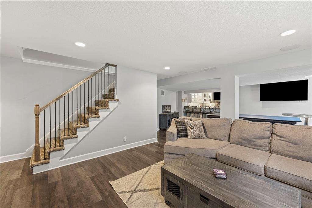 15915 S Avalon Street