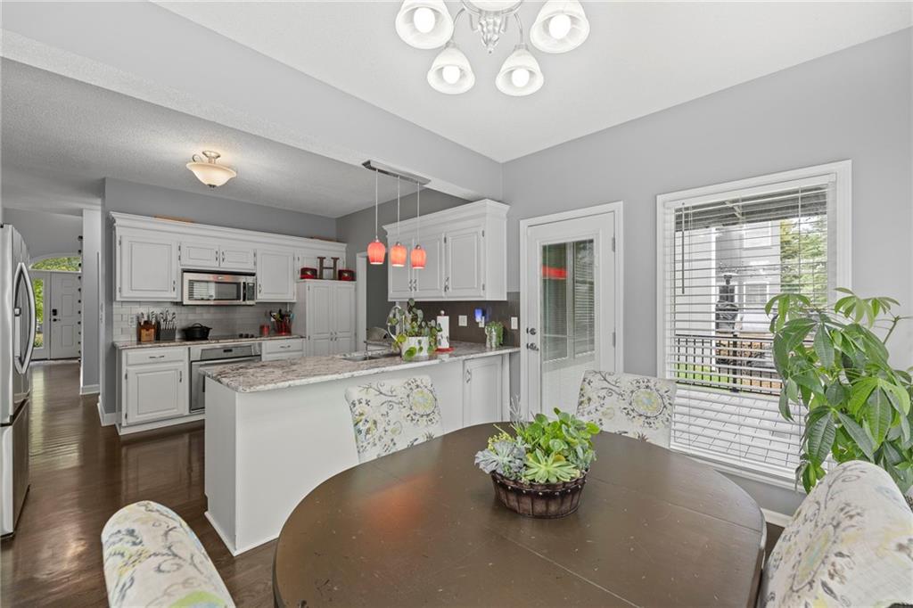 15915 S Avalon Street