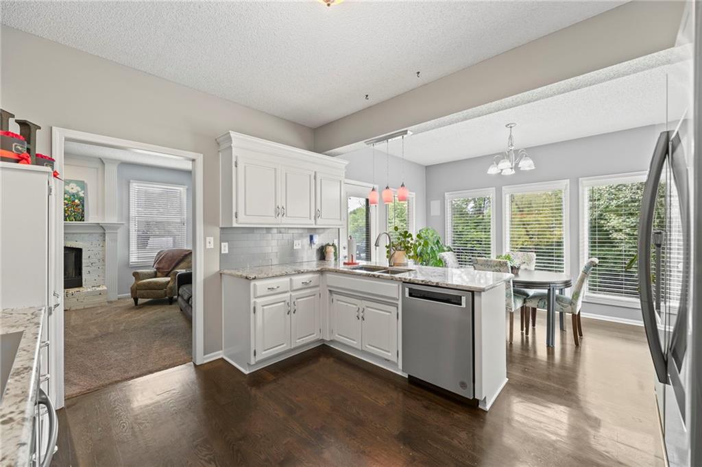 15915 S Avalon Street