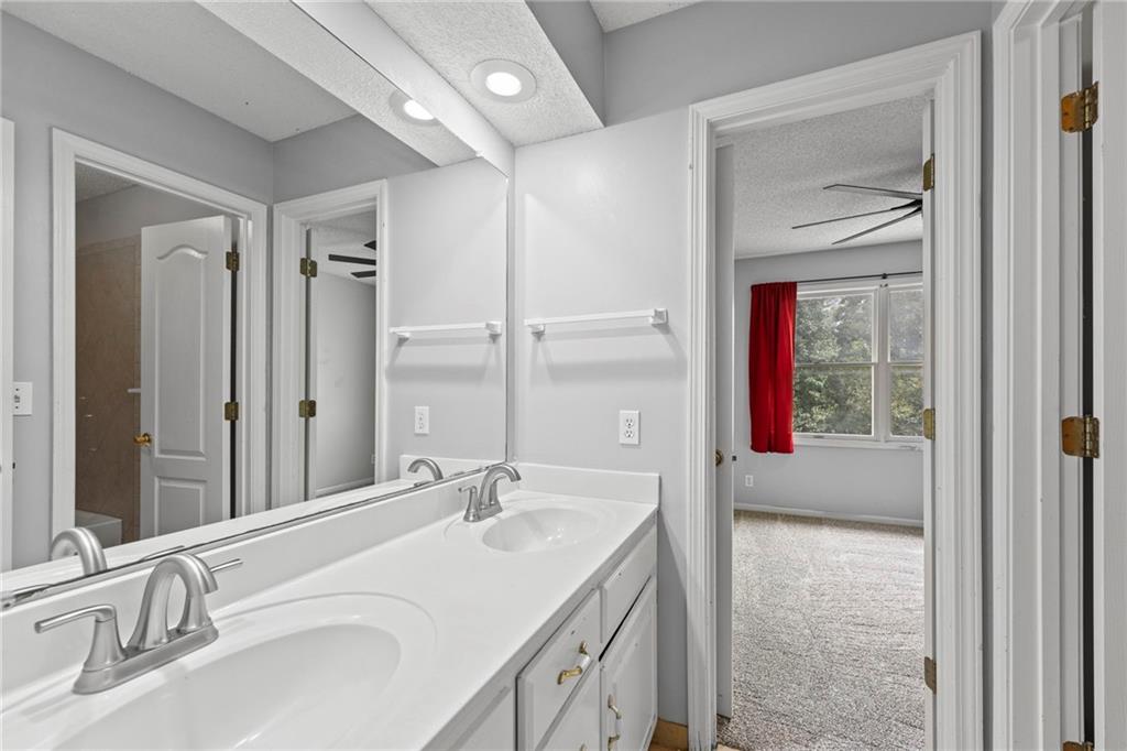 15915 S Avalon Street