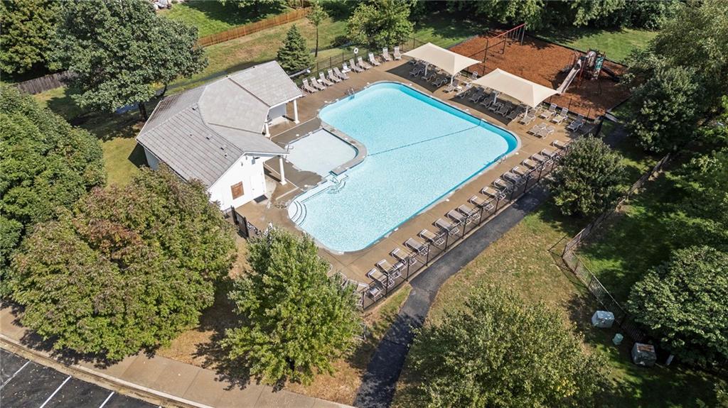 15915 S Avalon Street