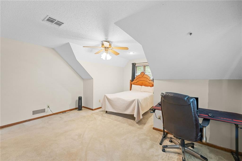 11408 Hemlock Street