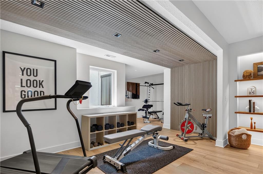 16404 Rosehill Street