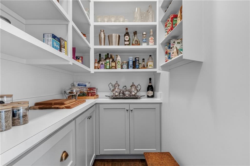 16404 Rosehill Street