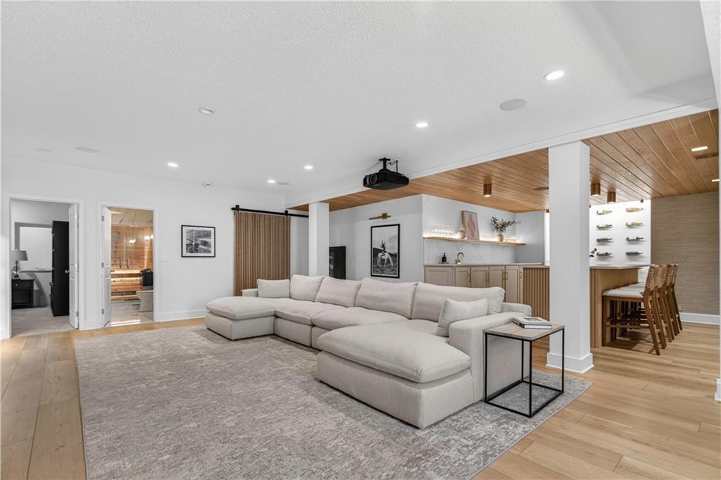 16404 Rosehill Street