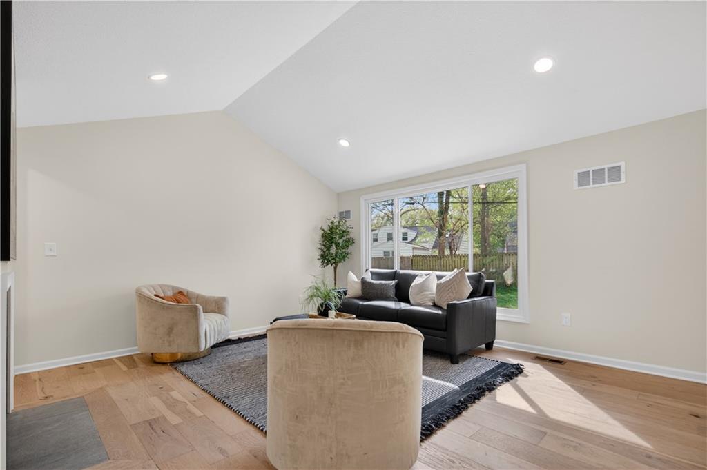 5105 W 73rd Street