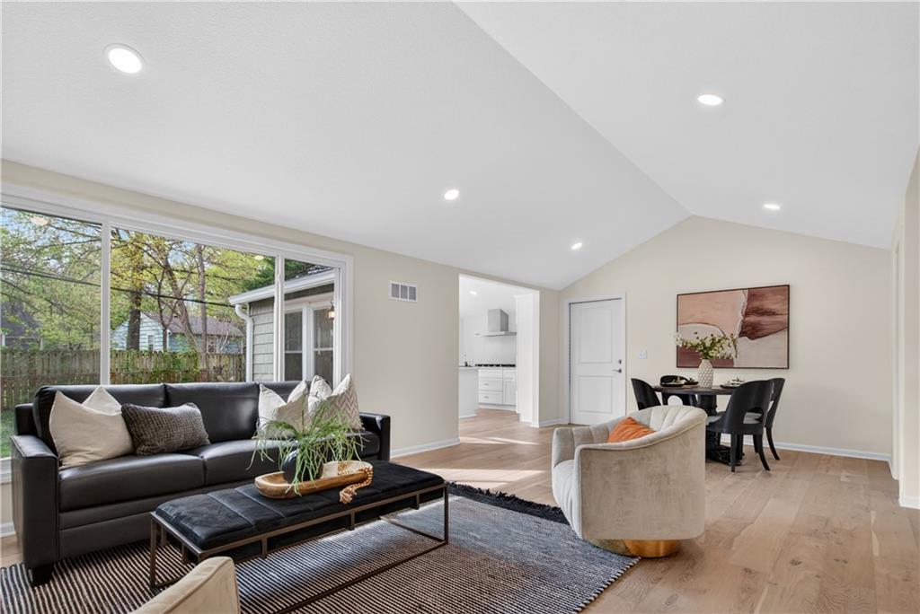 5105 W 73rd Street