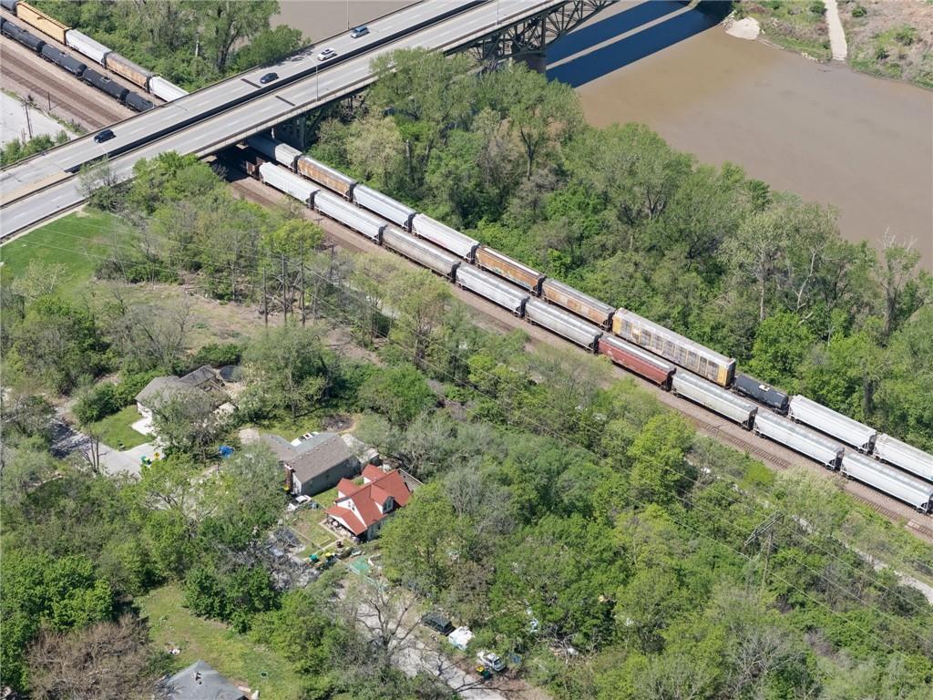 573 Metropolitan Avenue