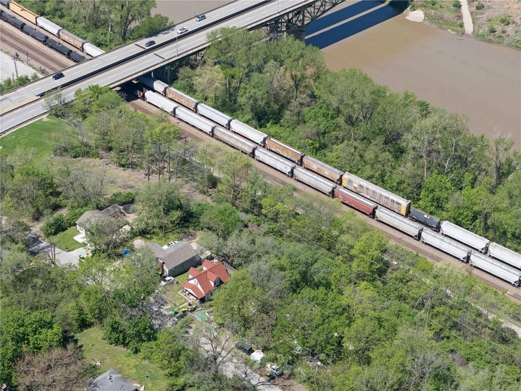 573 Metropolitan Avenue