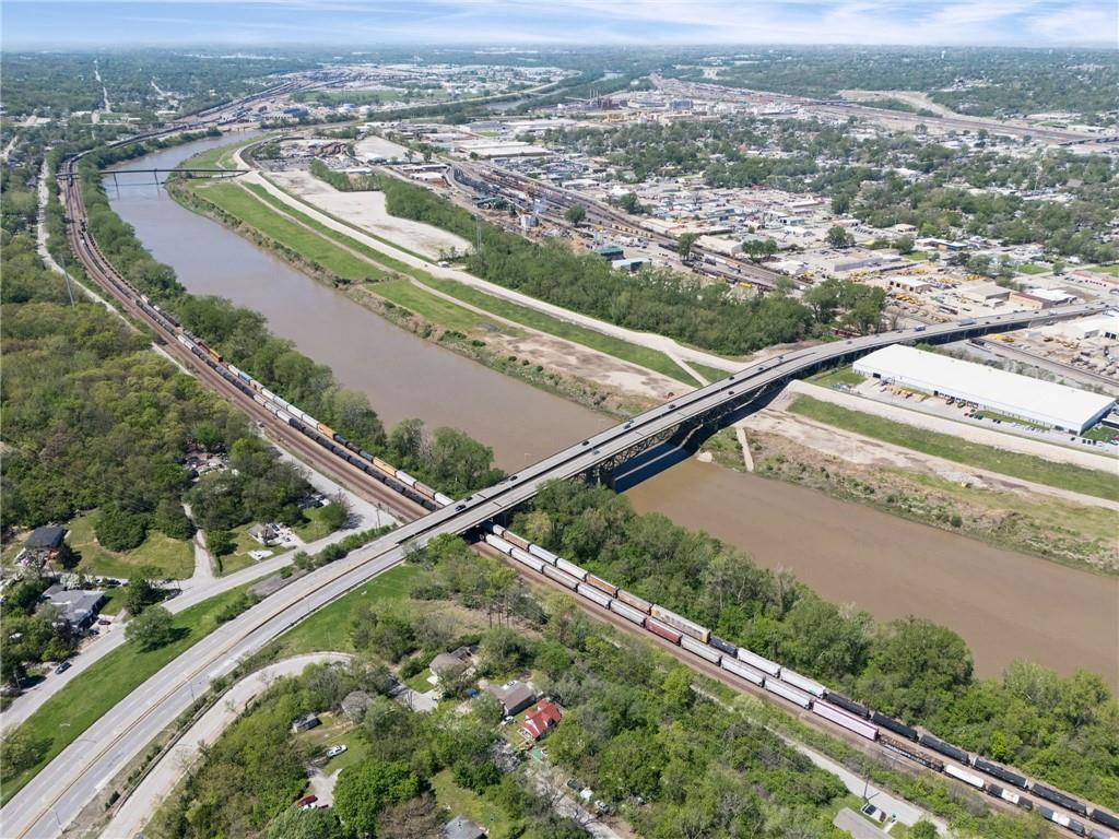 573 Metropolitan Avenue