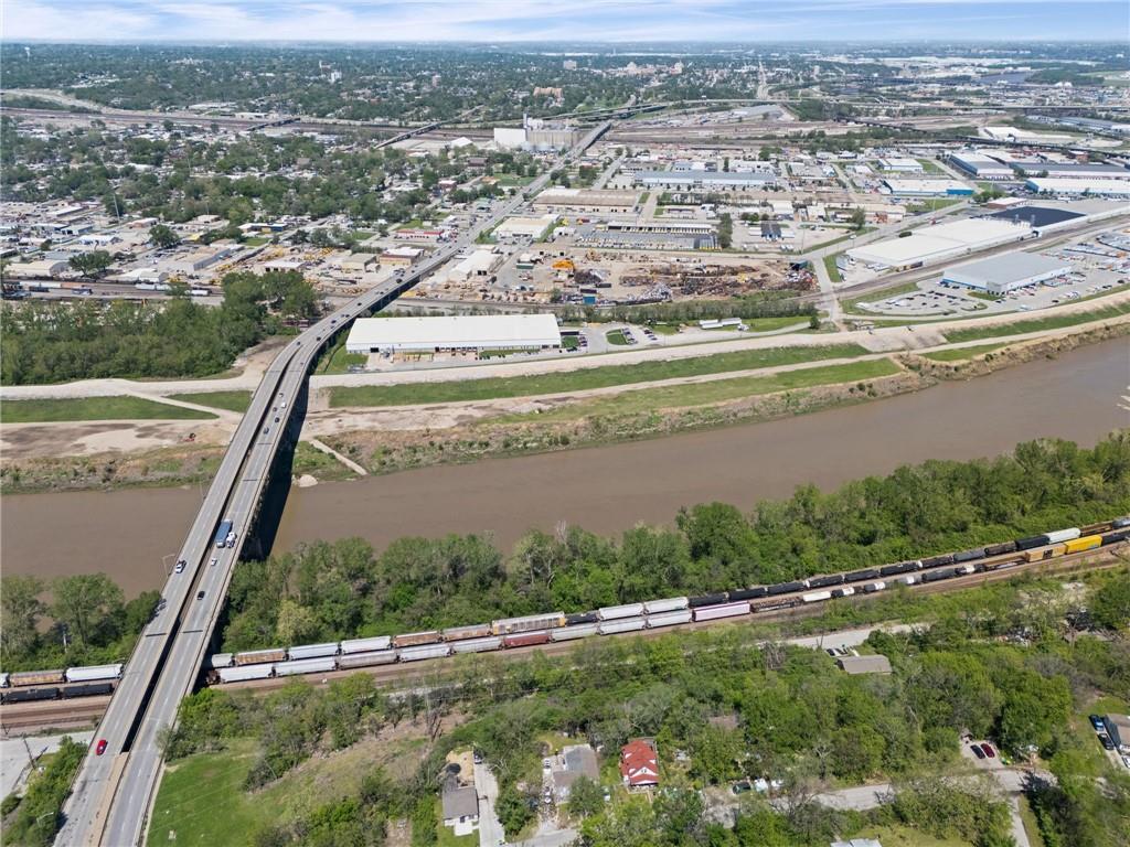 573 Metropolitan Avenue