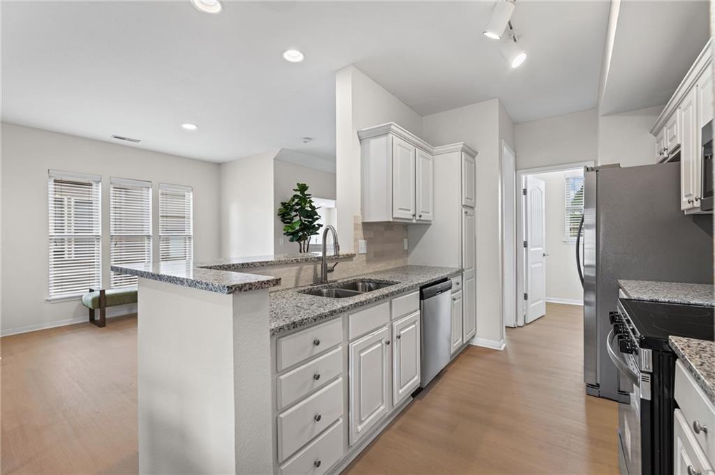 5245 Overland Drive Unit: B22