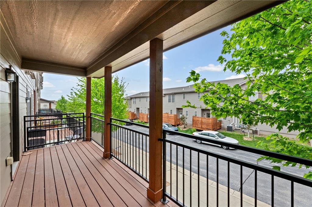 5245 Overland Drive Unit: B22