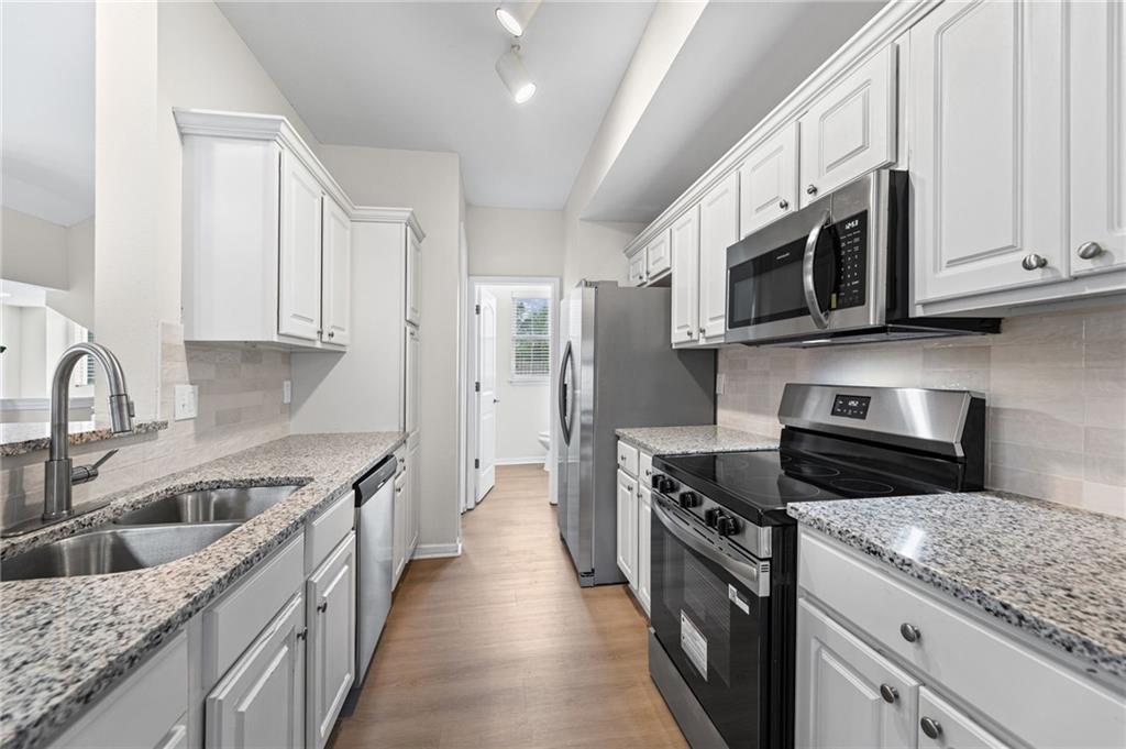5245 Overland Drive Unit: B22