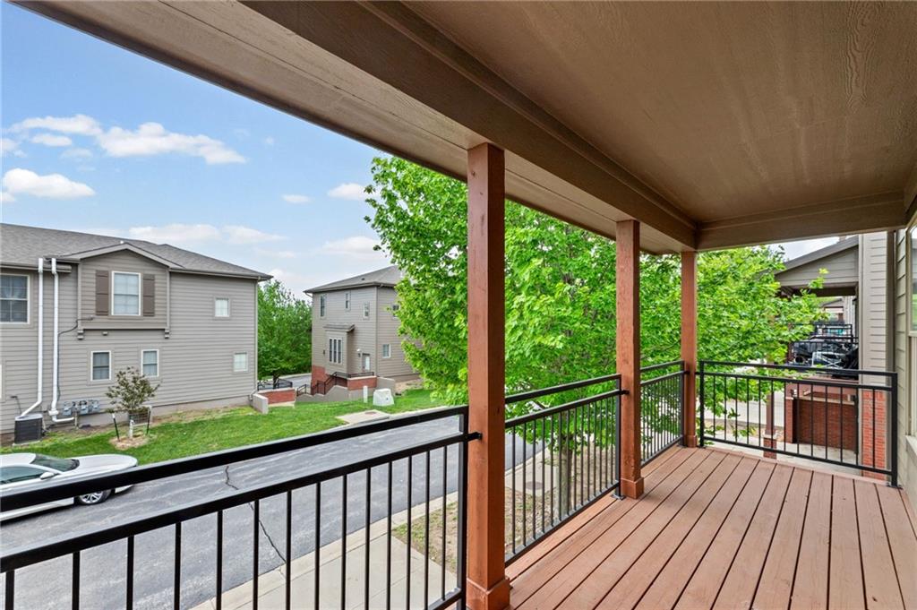 5245 Overland Drive Unit: B22