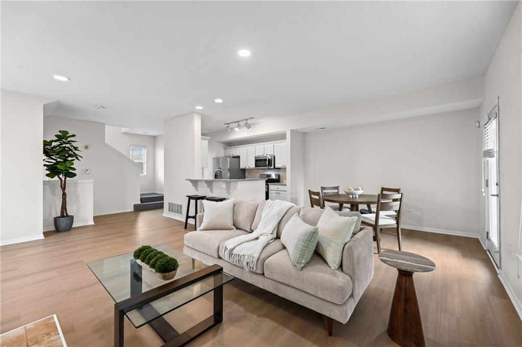 5245 Overland Drive Unit: B22
