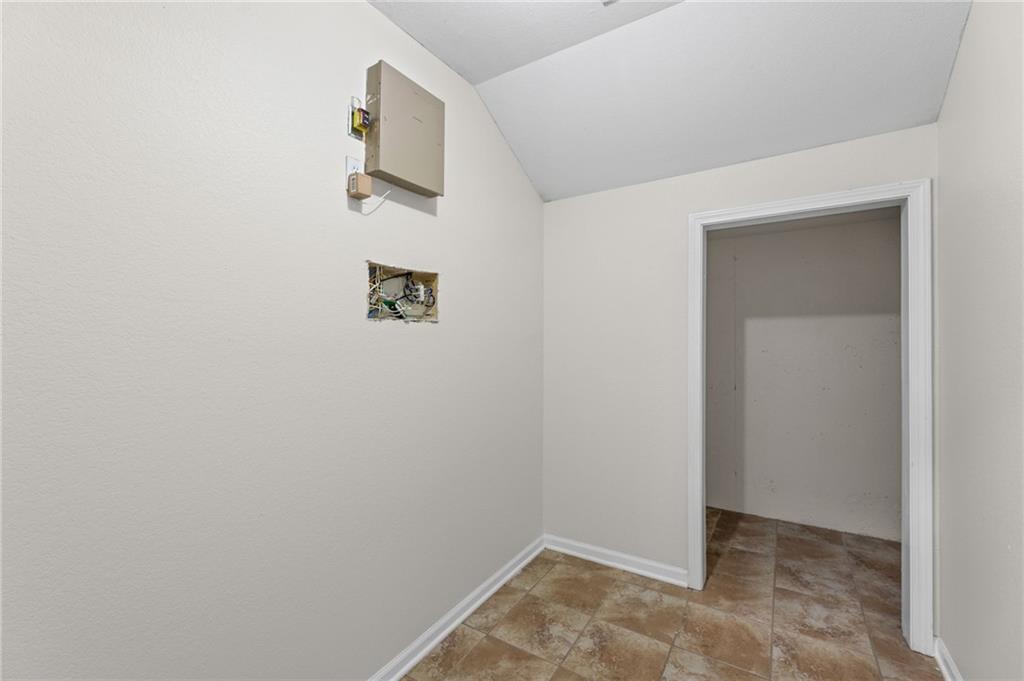 5245 Overland Drive Unit: B22