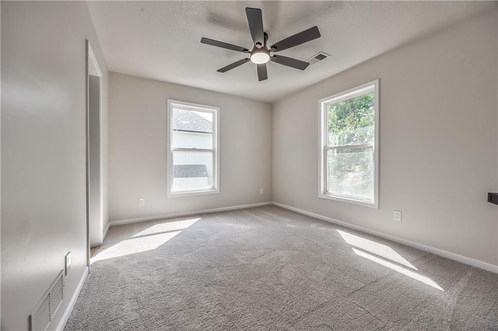 1172 WHITE OAK Lane