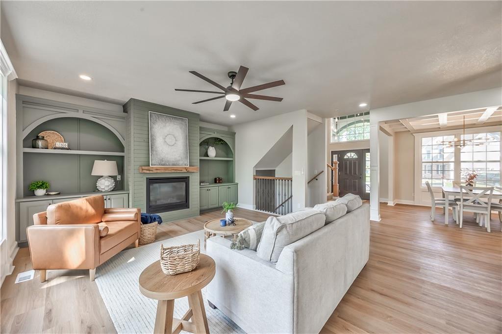 1172 WHITE OAK Lane