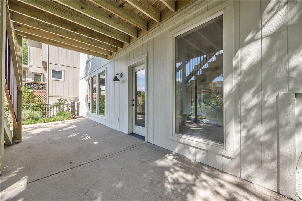 1172 WHITE OAK Lane
