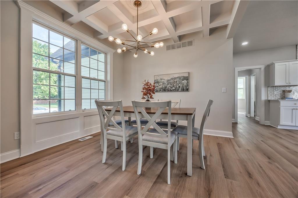 1172 WHITE OAK Lane