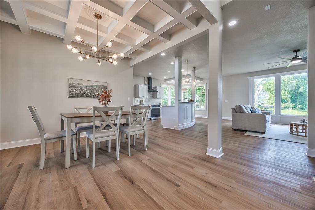 1172 WHITE OAK Lane
