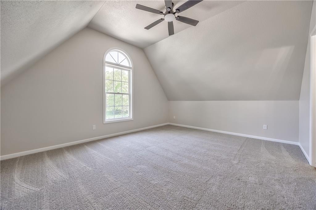 1172 WHITE OAK Lane