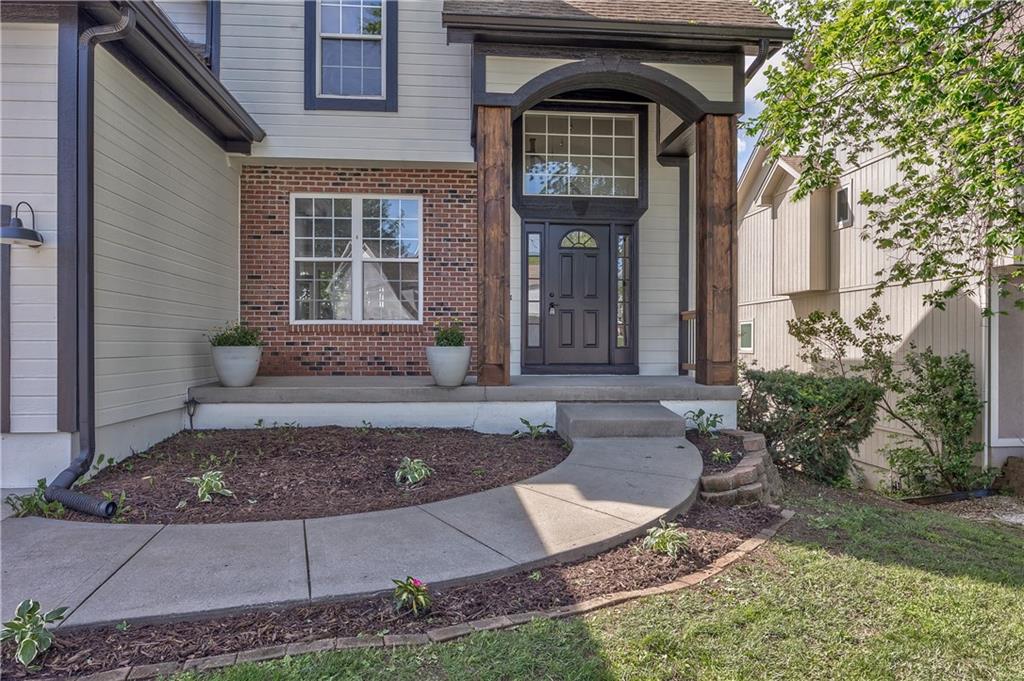1172 WHITE OAK Lane