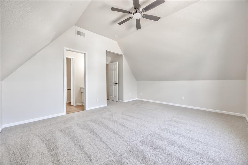1172 WHITE OAK Lane