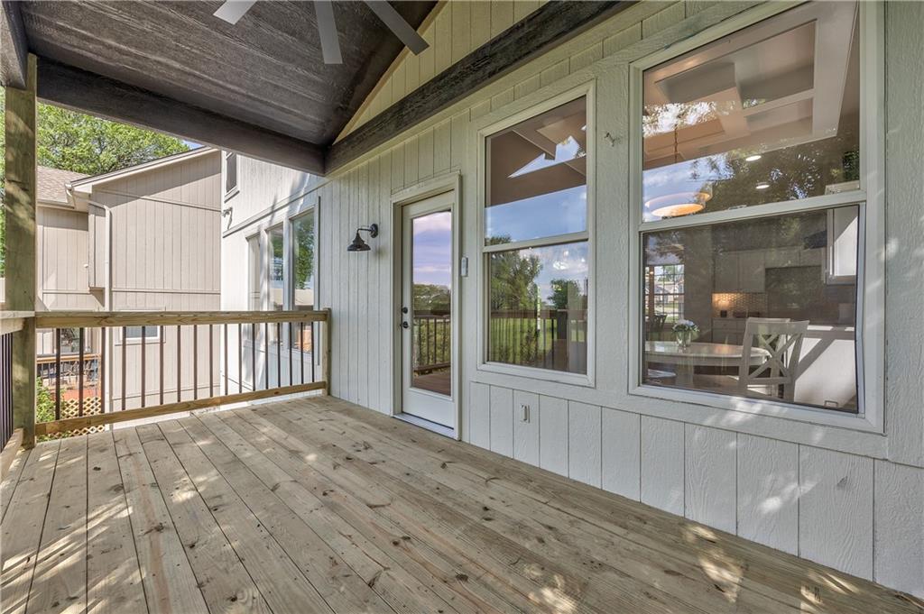 1172 WHITE OAK Lane