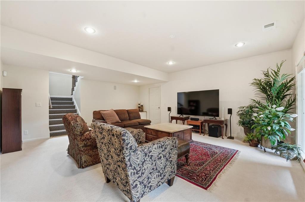 16058 Cambridge Circle