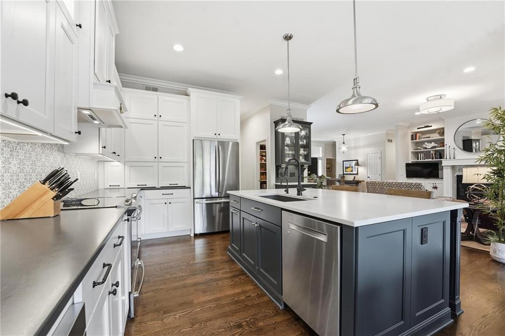 16058 Cambridge Circle