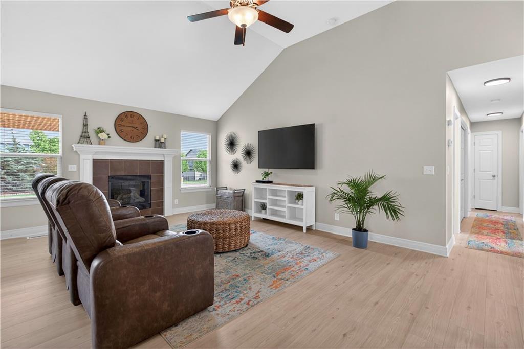5835 LAKECREST Drive