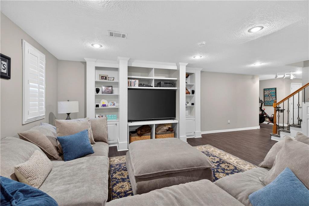 13013 Sherwood Drive
