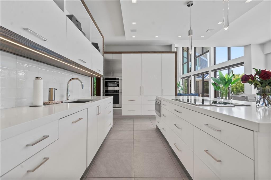 10712 W 165th Street