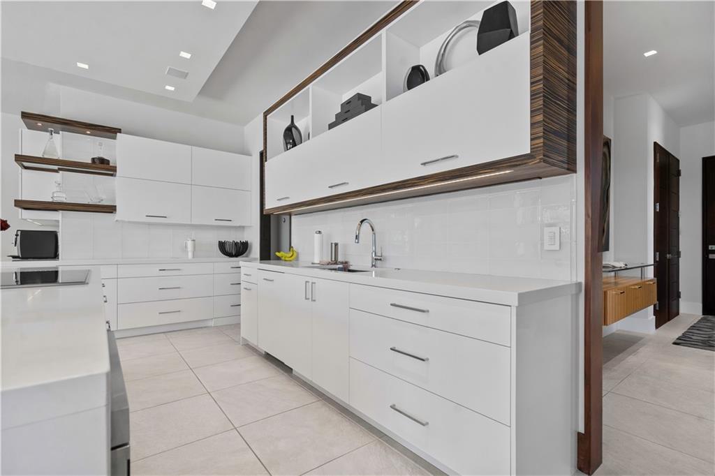 10712 W 165th Street