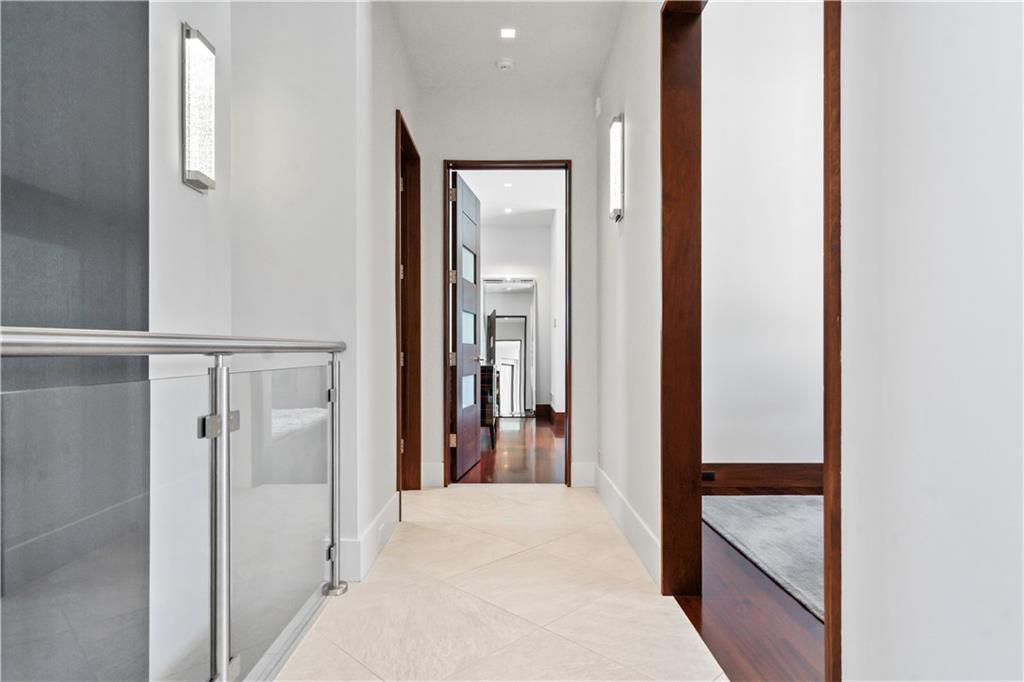 10712 W 165th Street
