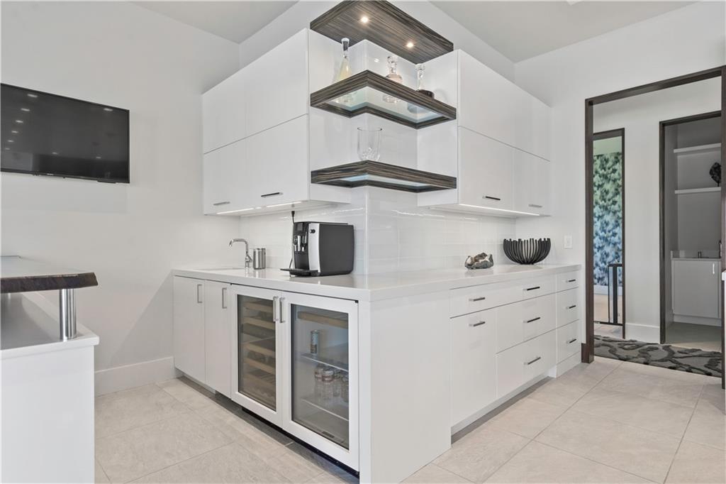10712 W 165th Street