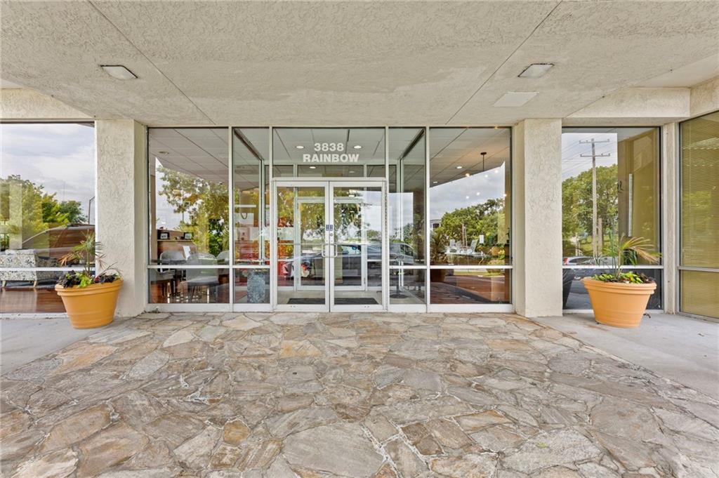 3838 Rainbow Boulevard Unit: 1402