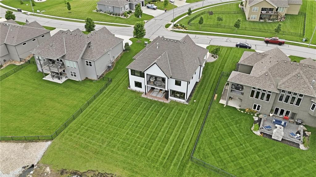 4261 Lakeshore Drive