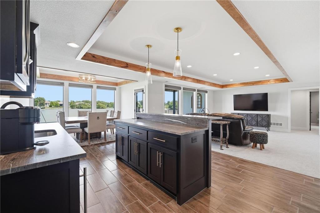 4261 Lakeshore Drive
