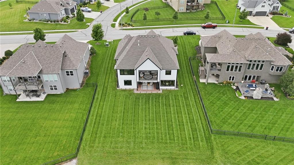 4261 Lakeshore Drive