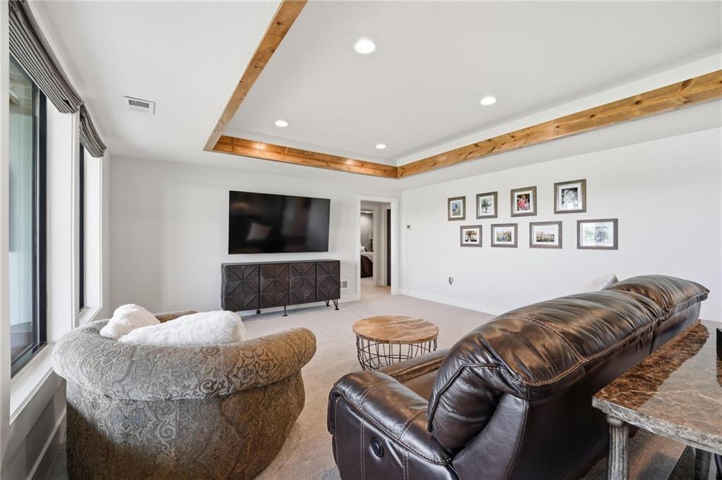 4261 Lakeshore Drive
