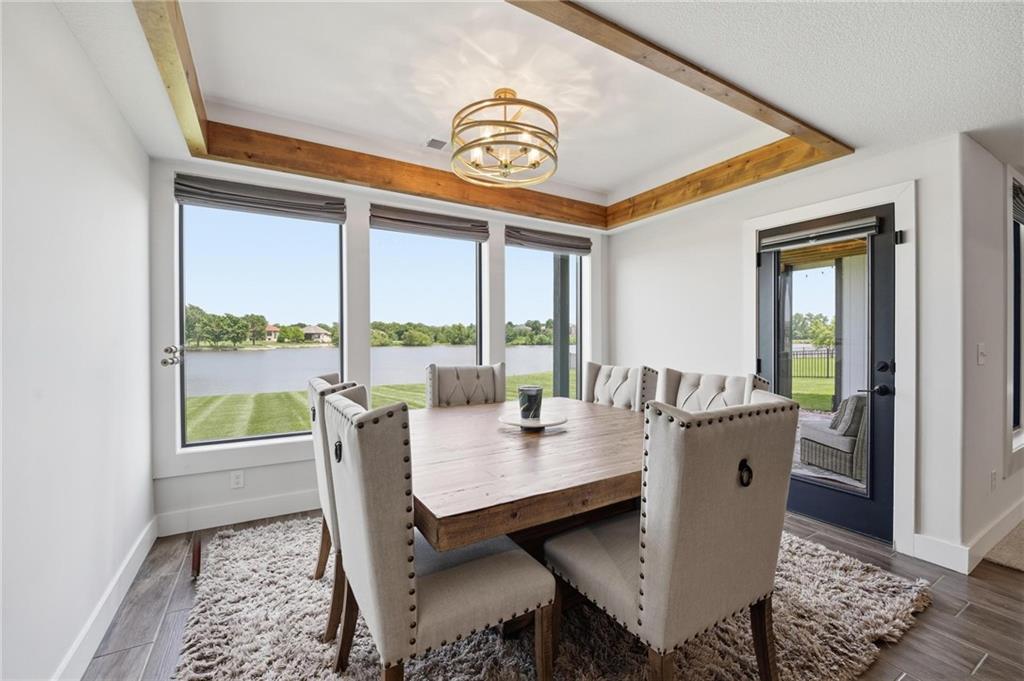 4261 Lakeshore Drive