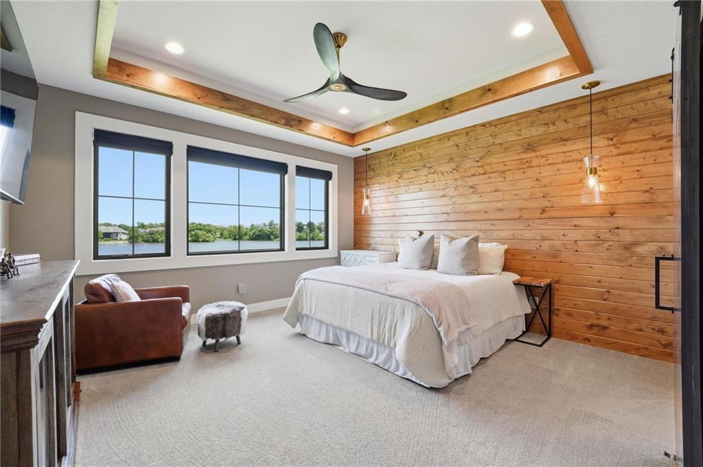4261 Lakeshore Drive