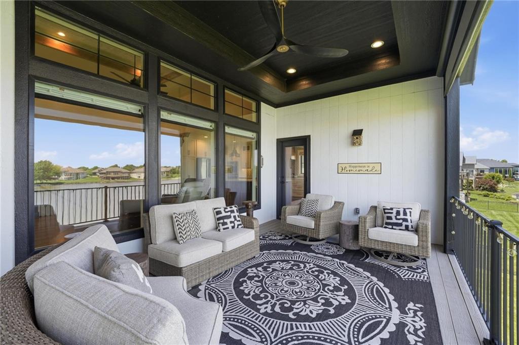 4261 Lakeshore Drive