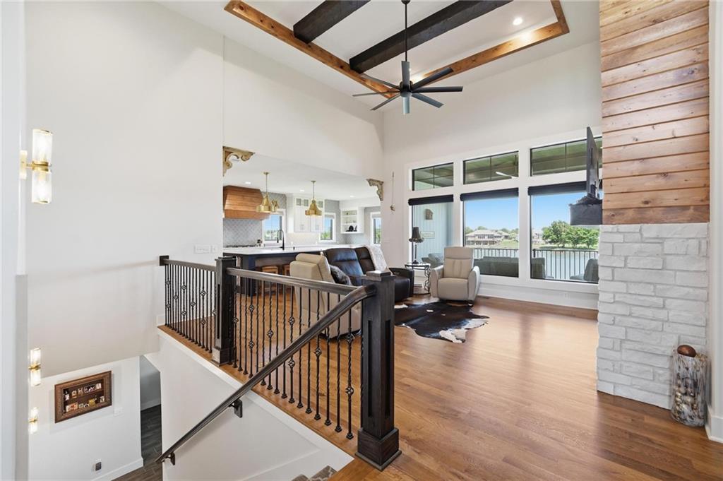 4261 Lakeshore Drive