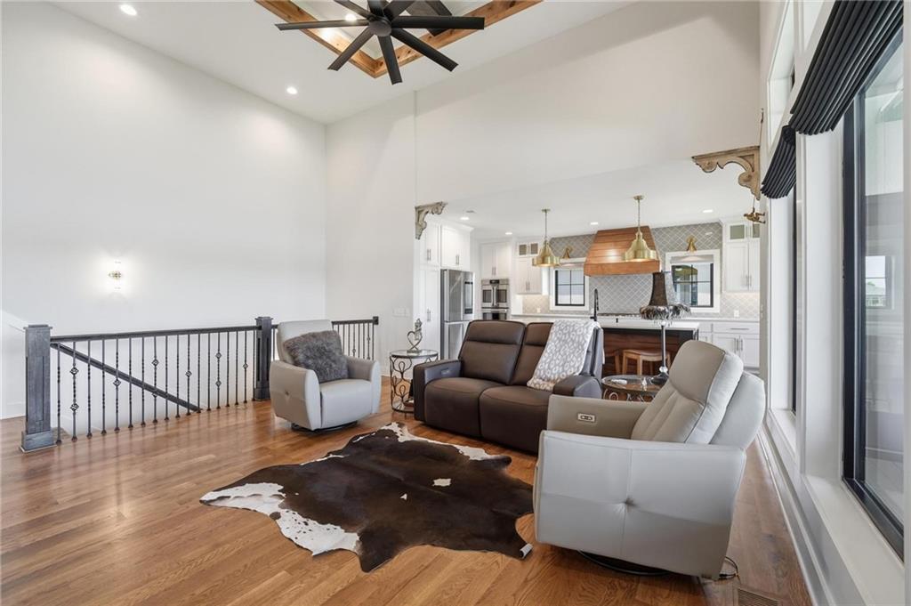 4261 Lakeshore Drive